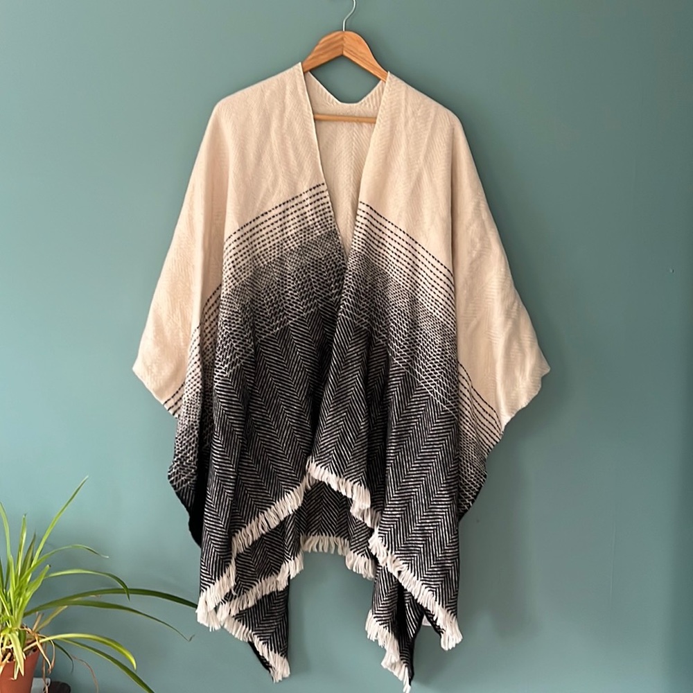 Old Navy Poncho Wrap One Size Fits Most
